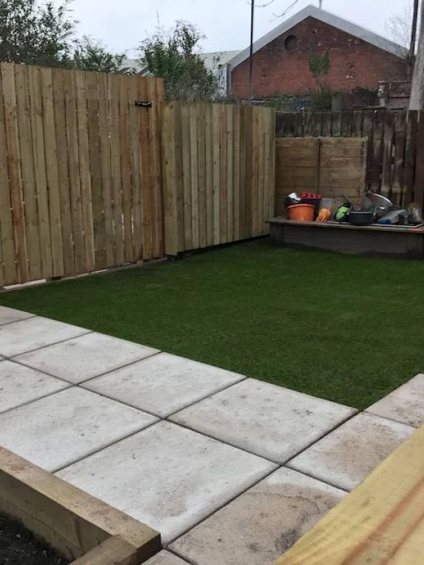 CY TURF GLASGOW - Cumbrae lawn installed in Govan